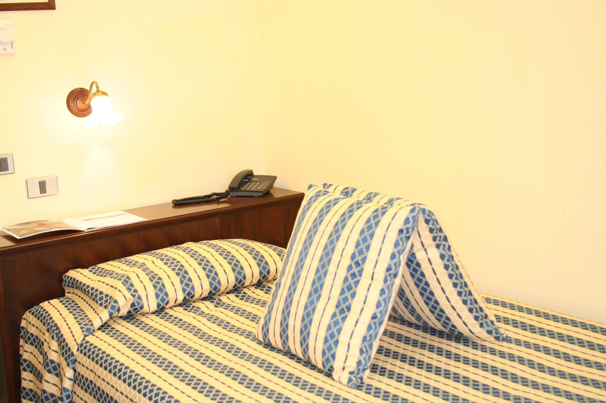 Hotel Milano Helvetia Riccione Esterno foto