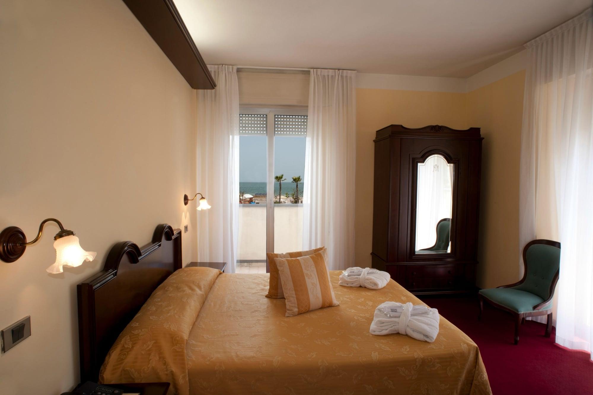 Hotel Milano Helvetia Riccione Esterno foto