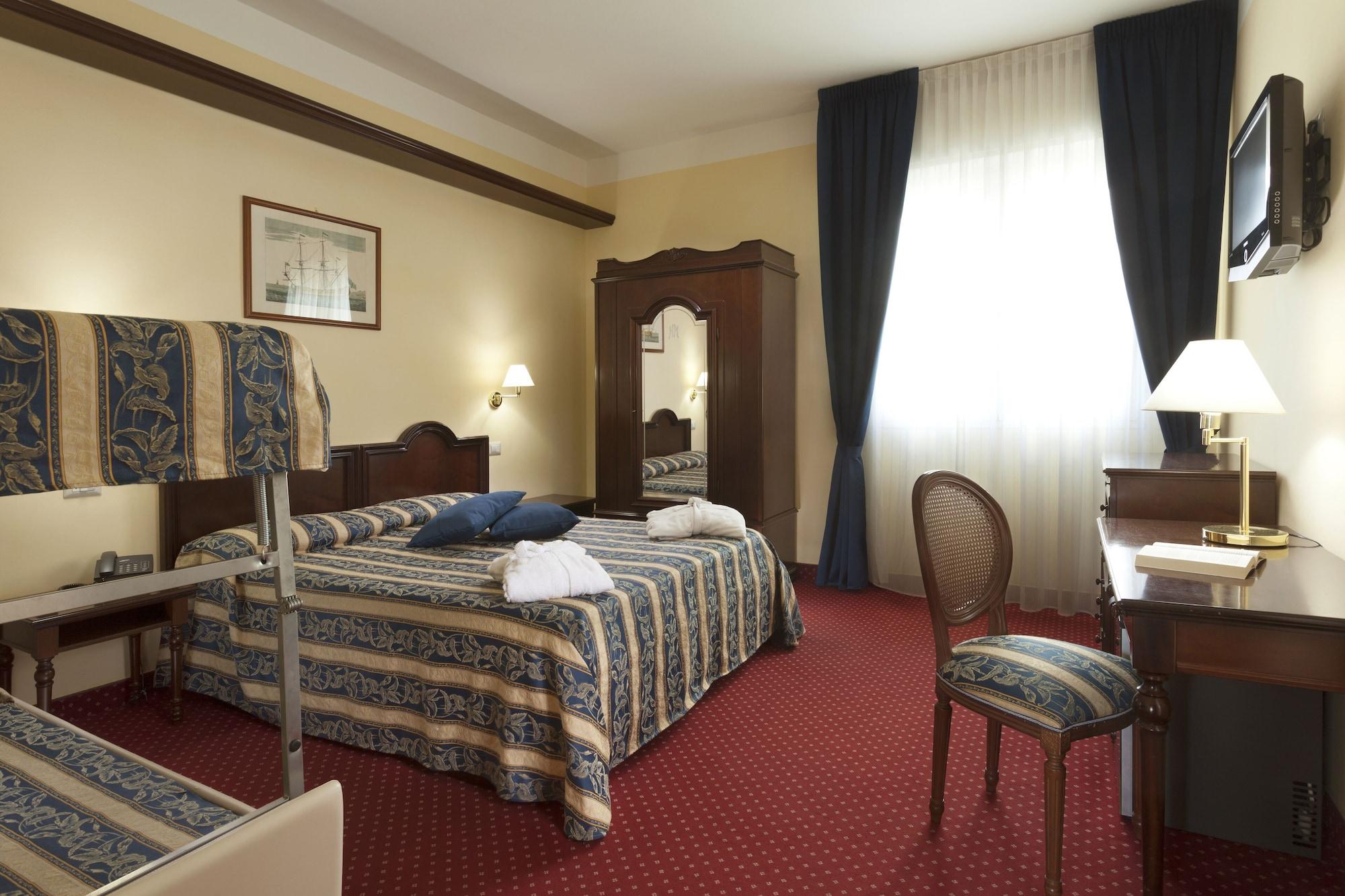Hotel Milano Helvetia Riccione Esterno foto