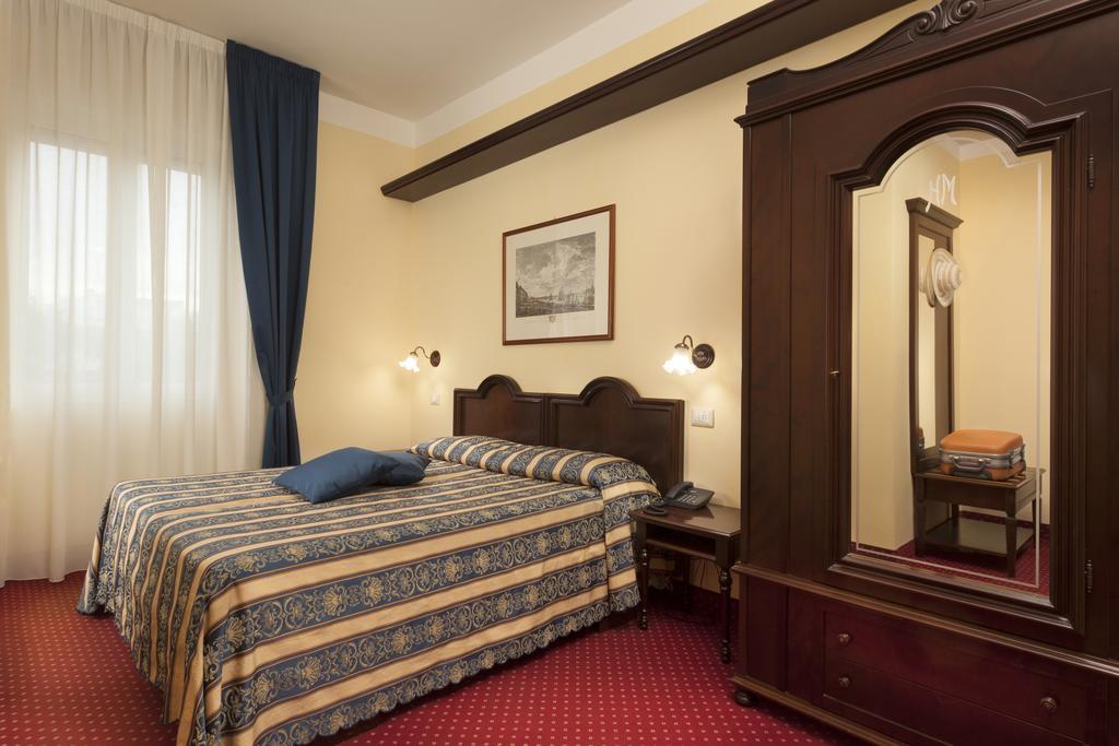 Hotel Milano Helvetia Riccione Esterno foto