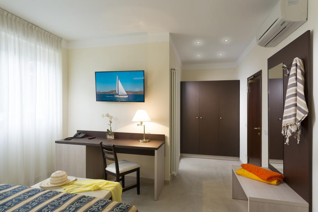 Hotel Milano Helvetia Riccione Esterno foto