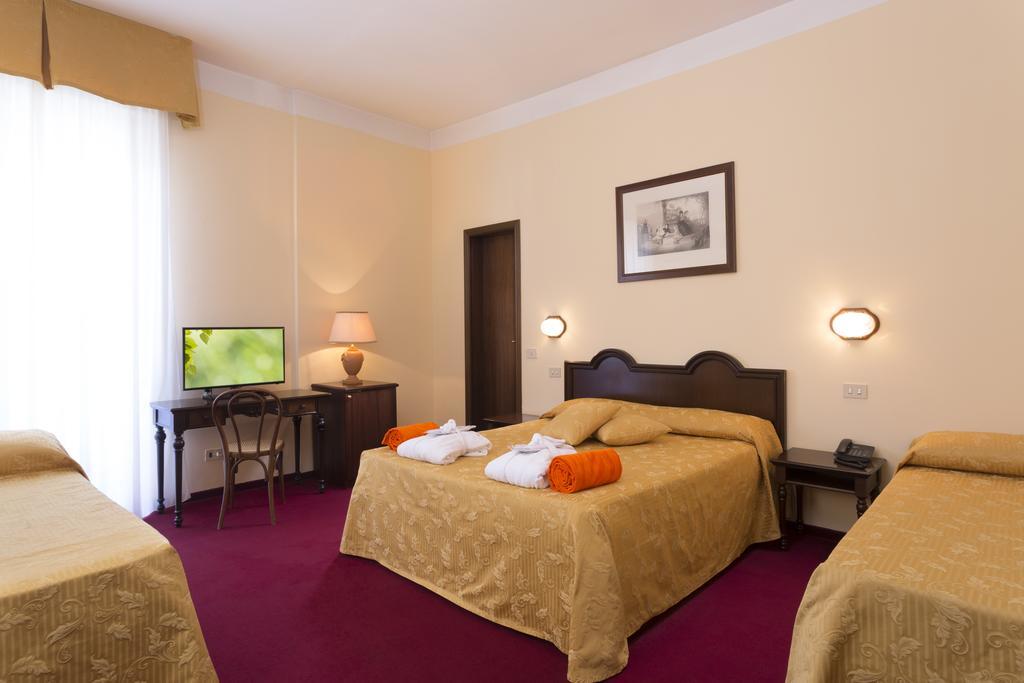 Hotel Milano Helvetia Riccione Esterno foto